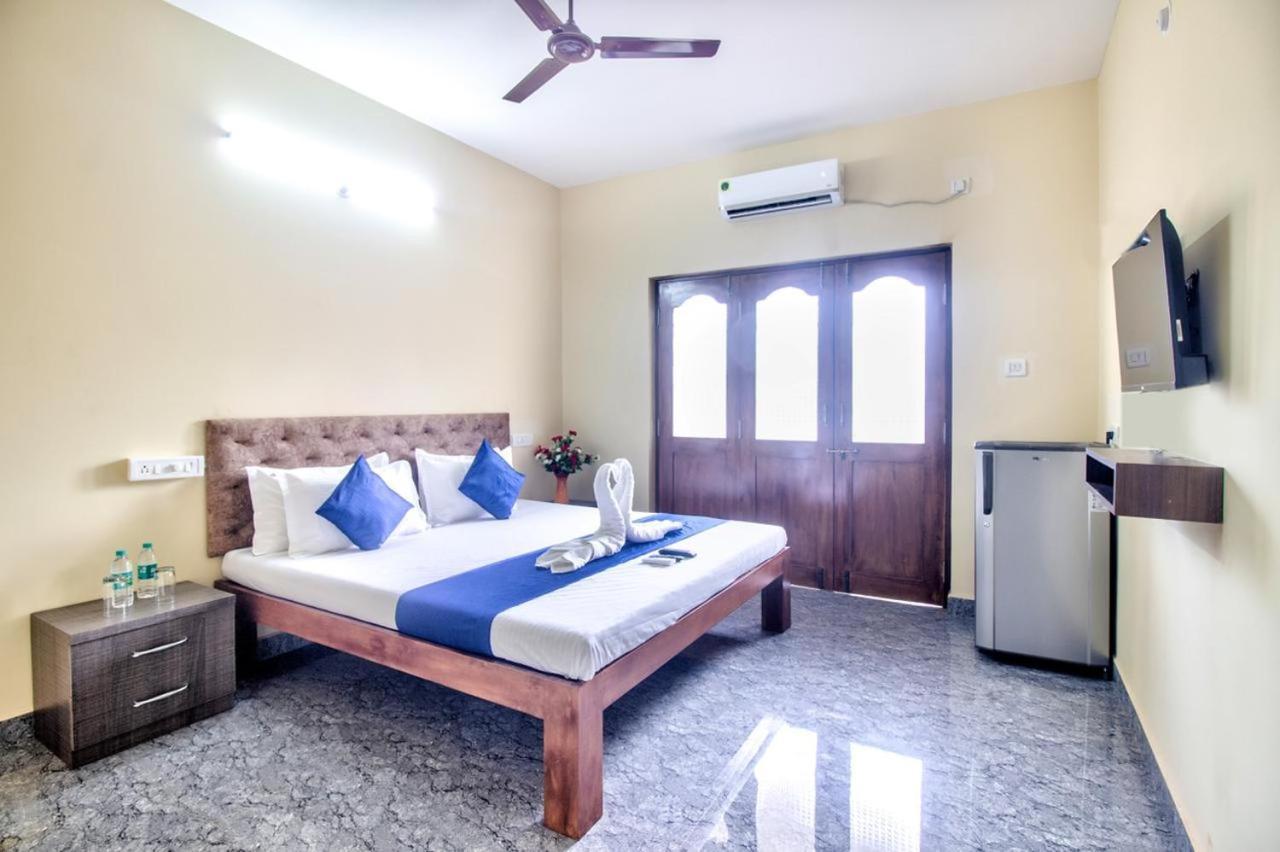 Calangute Studio Apartment แคนโดลิม ภายนอก รูปภาพ